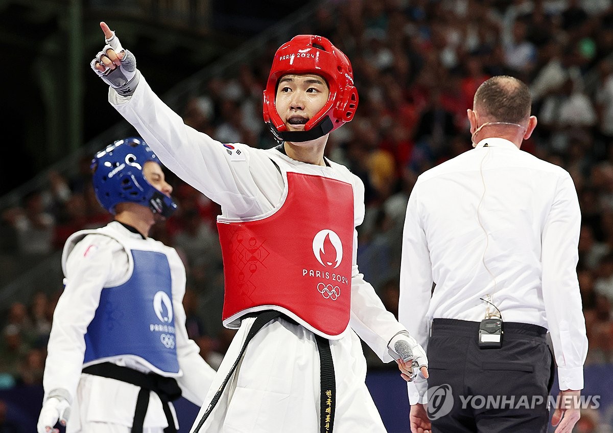 ❤️新疆男篮球员齐麟祝贺奶奶杨洁入选2024中国篮球名人堂