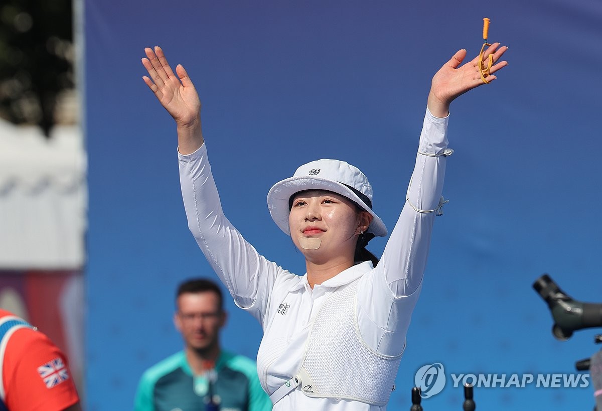 三不沾+制胜空篮传球：拉塞尔三分7中1又遭炮轰 美球迷爆粗口厌恶