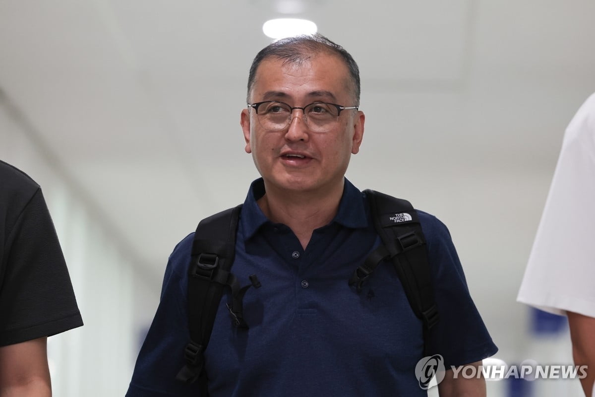 记者：姆巴佩因为发烧缺席了皇马俱乐部的圣诞聚会