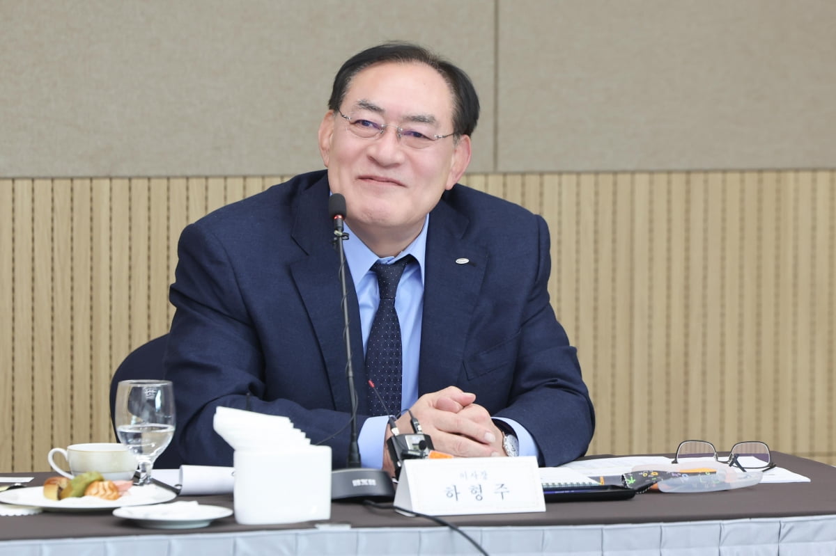 尤里奇：我和胡梅尔斯没有争执；迪巴拉没受伤但有些疼痛