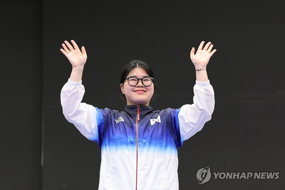 比利亚雷亚尔vs巴列卡诺全场数据：射门数14-18，射正数5-3
