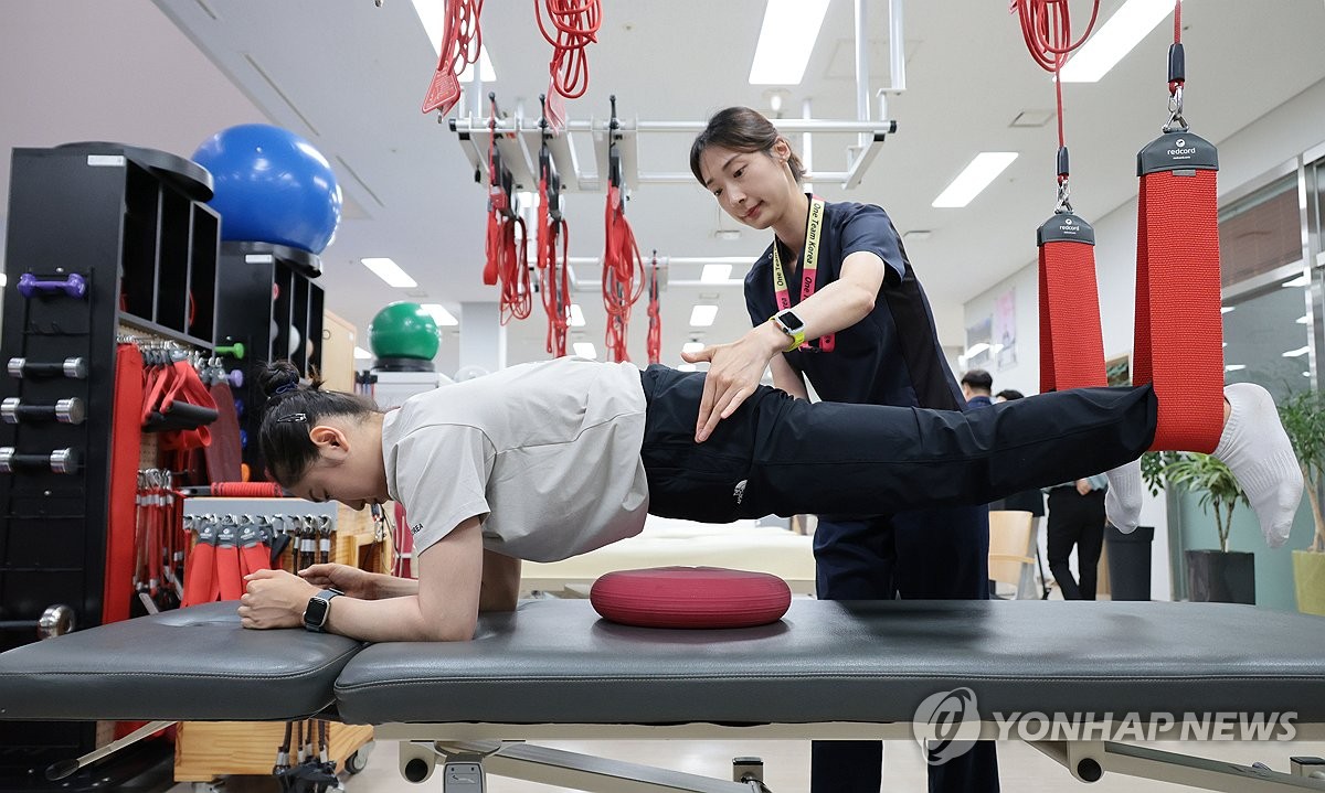 险遭逆转30分：库里两关键三分拯救勇士 科尔拒绝连场吞耻辱纪录