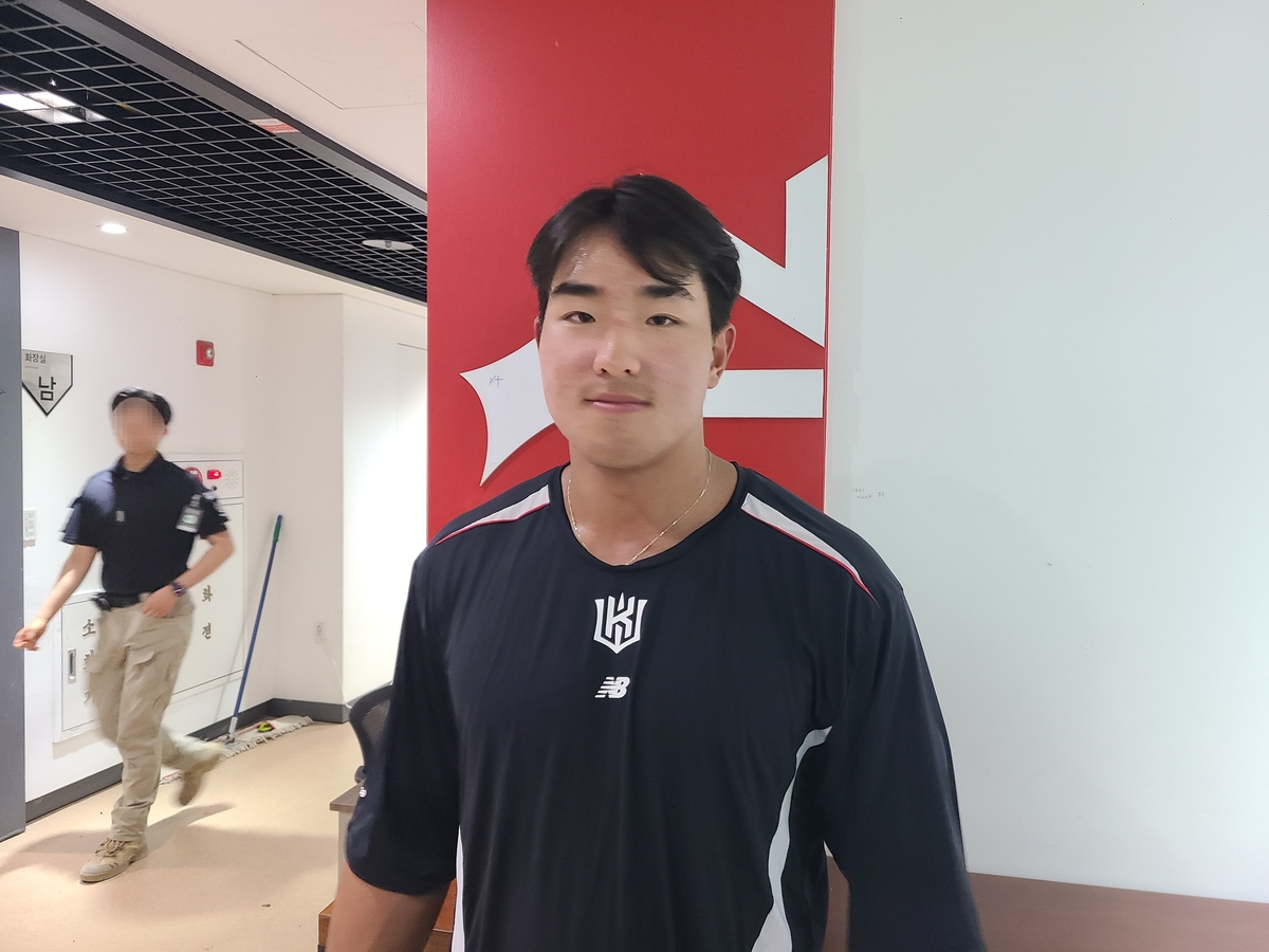 詹俊支招国足：防守时可以考虑六后卫，先把防守稳固一下
