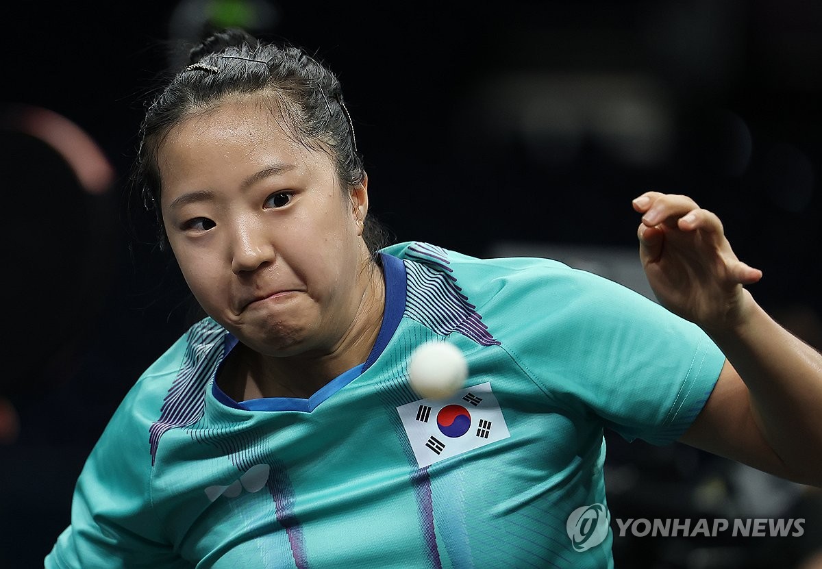 曼联发布球员抵达更衣室视频 加纳乔现身无拉什福德