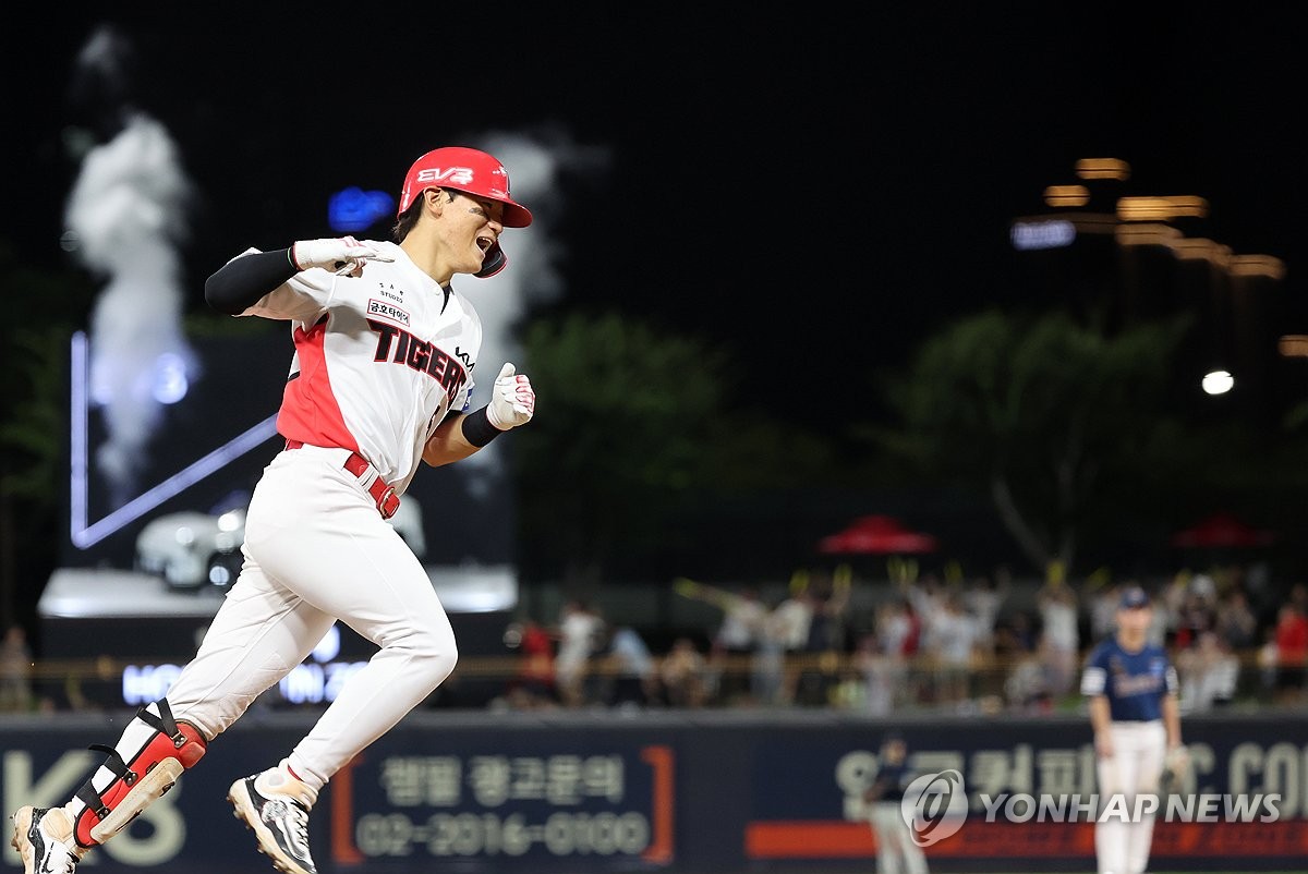2014年差点完成的转会：本泽马到枪手&苏亚雷斯到皇马