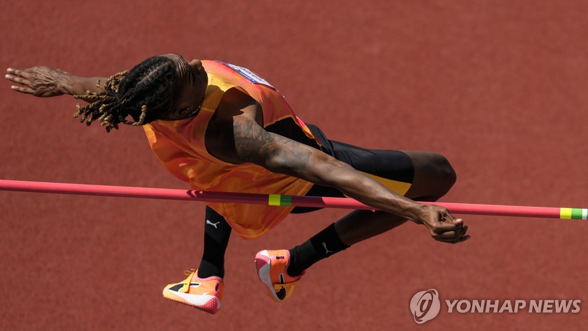 本场最佳——门框！下半开场苏希奇射门再度击中立柱