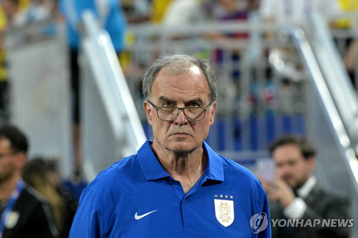 卡塞米罗头槌攻门 法比安斯基神级反应完成扑救